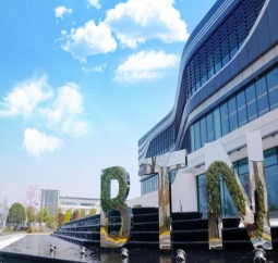 官宣蒋欣、张康乐，薇诺娜开启敏感肌抗老新纪元