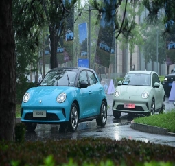 初夏，2025款欧拉好猫携手用户共同书写潮流基因